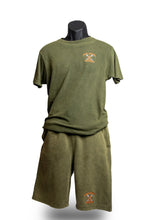 Cargar imagen en el visor de la galería, Conjunto corto verde oliva desgastado
